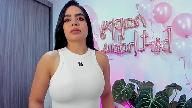 Snapshot of Sara_Leblanc chatting on November 12, 2025, 2:21 pm Sara Leblanc online show from November 12, 2025, 2:21 pm