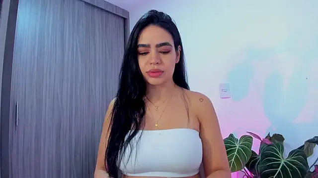 Snapshot of Sara_Leblanc chatting on October 21, 2025, 2:49 pm Sara Leblanc online show from October 21, 2025, 2:49 pm