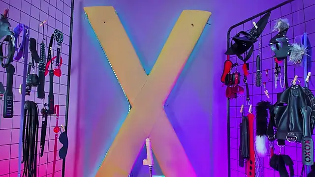 Snapshot of MrAlexia_Queen_BDSM chatting on January 31, 2025, 3:55 pm MrAlexia Queen BDSM online show from January 31, 2025, 3:55 pm