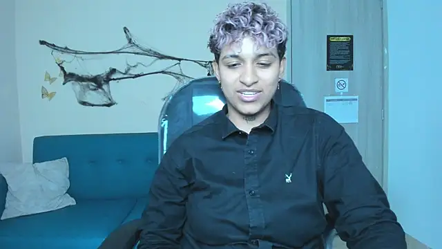 Snapshot of Dominick_jones chatting on October 31, 2025, 5:26 am Dominick jones online show from October 31, 2025, 5:26 am