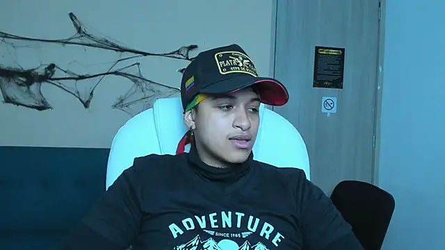 Snapshot of Dominick_jones chatting on October 18, 2025, 5:31 am Dominick jones online show from October 18, 2025, 5:31 am