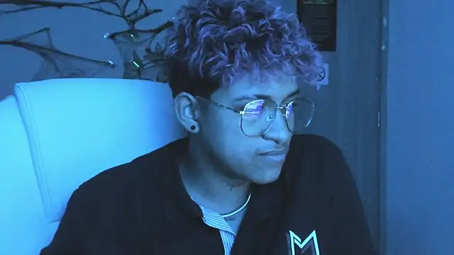 Snapshot of Dominick_jones chatting on October 10, 2025, 5:41 am Dominick jones online show from October 10, 2025, 5:41 am