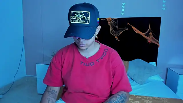 Snapshot of Dominick_jones chatting on October 16, 2025, 6:32 am Dominick jones online show from October 16, 2025, 6:32 am