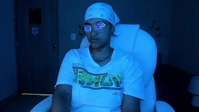 Snapshot of Dominick_jones chatting on October 5, 2025, 12:01 am Dominick jones online show from October 5, 2025, 12:01 am