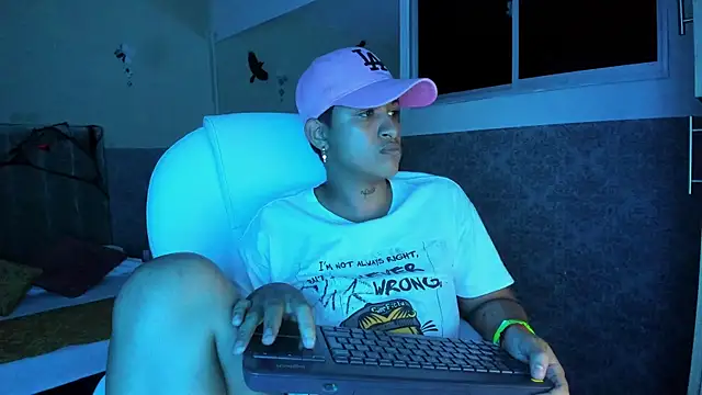 Snapshot of Dominick_jones chatting on October 14, 2025, 4:57 am Dominick jones online show from October 14, 2025, 4:57 am