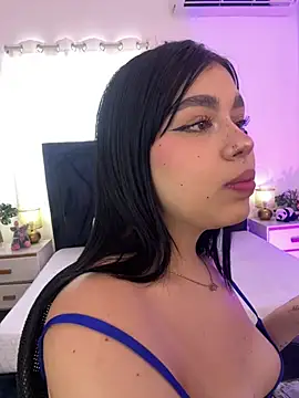 Lily Woodz online show from June 4, 2026, 7:07 pm