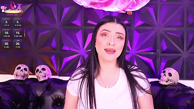 Snapshot of AnikaRomanoff chatting on October 24, 2025, 4:11 am AnikaRomanoff online show from October 24, 2025, 4:11 am