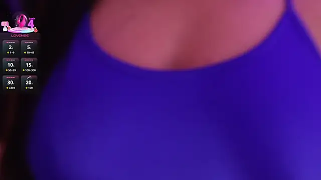 Snapshot of AnikaRomanoff chatting on October 28, 2025, 3:40 am AnikaRomanoff online show from October 28, 2025, 3:40 am