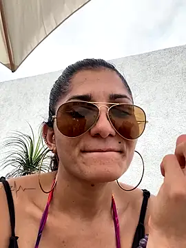 AlejandritaMilano online show from November 27, 2025, 7:58 pm