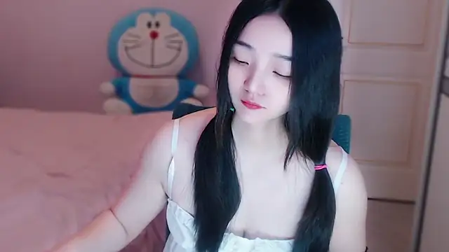 xiao-xiao-D online show from September 28, 2025, 2:51 am