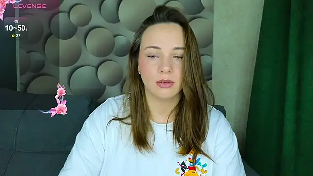 Cute smile sharon online show from October 31, 2025, 3:14 am