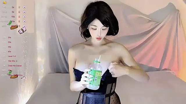 Snapshot of Irene--- chatting on September 24, 2025, 3:57 am Irene--- online show from September 24, 2025, 3:57 am