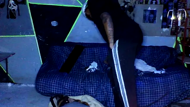 dulcedeseo13 online show from April 23, 2026, 2:40 pm