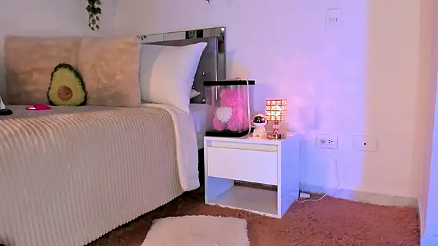 Alissonroses online show from October 31, 2025, 11:55 pm