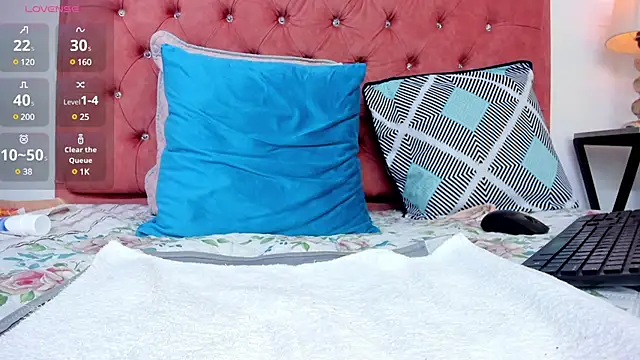 Snapshot of Samantha_Good chatting on March 15, 2025, 3:27 pm Samantha Good online show from March 15, 2025, 3:27 pm