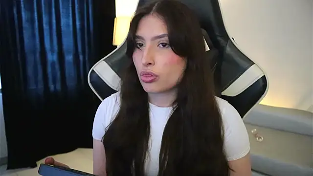 Daisha Riley online show from April 13, 2026, 12:53 pm