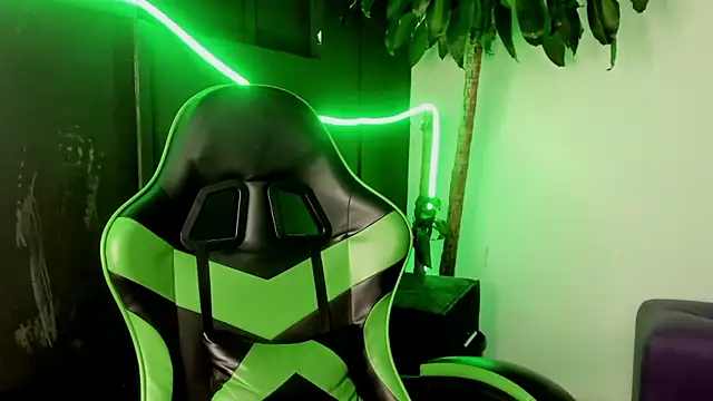 CintiaWalker online show from April 1, 2026, 1:01 pm