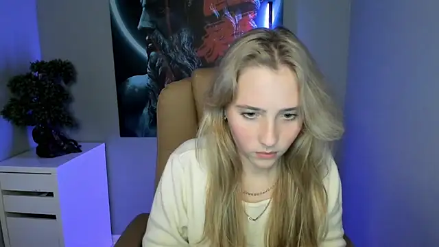 MarieSmite online show from December 25, 2024, 7:34 pm