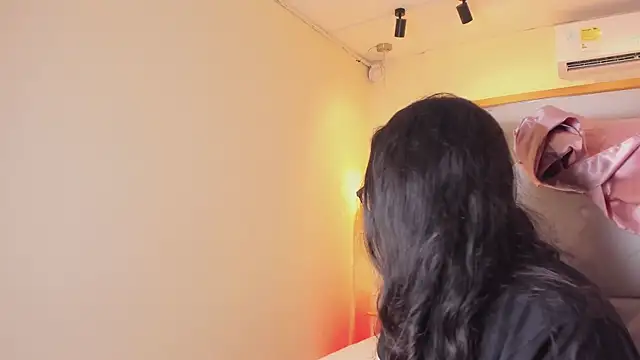 PerlaPreciosa online show from March 25, 2026, 3:50 am