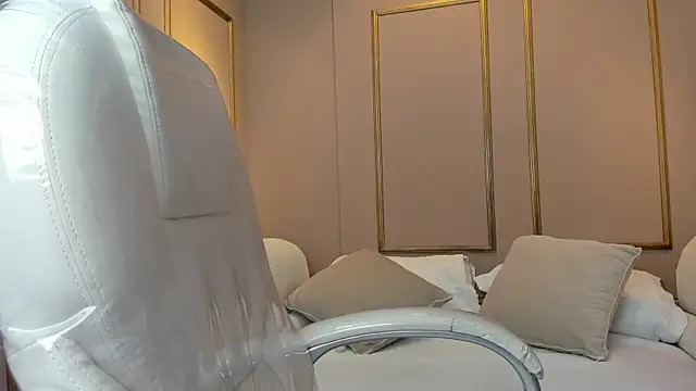 PerlaPreciosa online show from September 19, 2025, 4:05 am