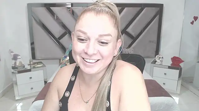 Snapshot of natalia5560 chatting on March 14, 2025, 4:09 pm natalia5560 online show from March 14, 2025, 4:09 pm