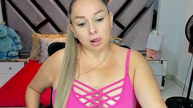 Snapshot of natalia5560 chatting on September 15, 2025, 12:16 pm natalia5560 online show from September 15, 2025, 12:16 pm