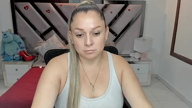 Snapshot of natalia5560 chatting on October 16, 2025, 1:08 pm natalia5560 online show from October 16, 2025, 1:08 pm