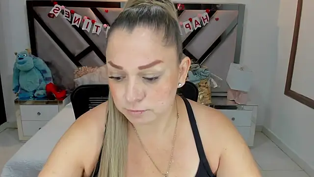 Snapshot of natalia5560 chatting on September 24, 2025, 12:55 pm natalia5560 online show from September 24, 2025, 12:55 pm