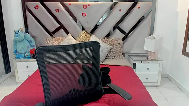 Snapshot of natalia5560 chatting on October 12, 2025, 1:23 pm natalia5560 online show from October 12, 2025, 1:23 pm