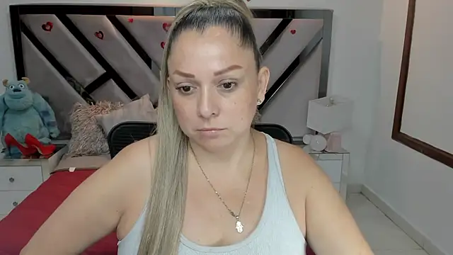 Snapshot of natalia5560 chatting on October 27, 2025, 1:12 pm natalia5560 online show from October 27, 2025, 1:12 pm