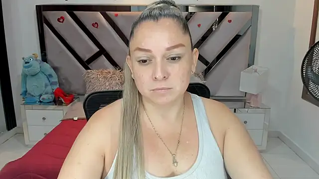 Snapshot of natalia5560 chatting on October 11, 2025, 1:45 pm natalia5560 online show from October 11, 2025, 1:45 pm