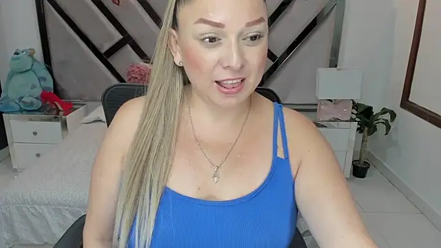 natalia5560 online show from November 30, 2025, 1:34 pm