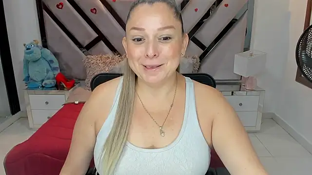 Snapshot of natalia5560 chatting on October 9, 2025, 1:00 pm natalia5560 online show from October 9, 2025, 1:00 pm