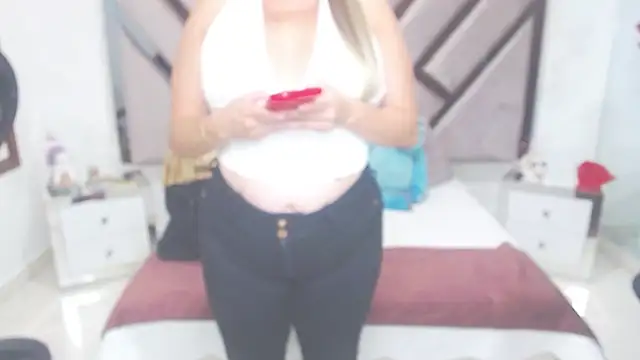 Snapshot of natalia5560 chatting on March 8, 2025, 8:35 pm natalia5560 online show from March 8, 2025, 8:35 pm