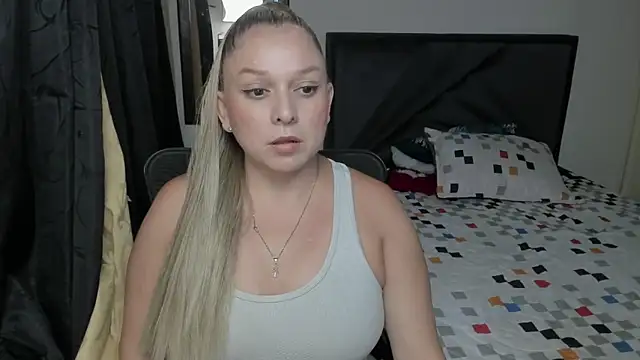 natalia5560 online show from March 19, 2026, 9:15 pm