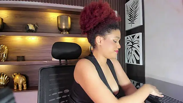 loladupont online show from May 25, 2026, 3:06 am