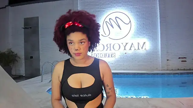 Snapshot of loladupont chatting on October 15, 2025, 3:05 am loladupont online show from October 15, 2025, 3:05 am