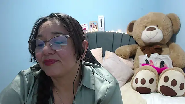 AngelRouss online show from September 26, 2025, 2:51 am