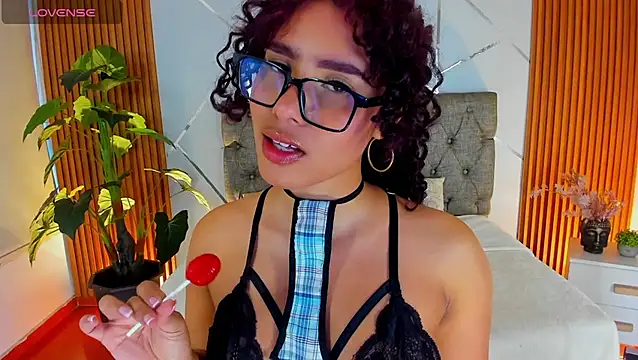 charlottee white online show from November 25, 2025, 9:48 pm