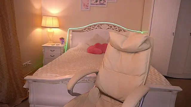 LexxiJoy online show from March 18, 2025, 1:44 pm