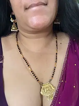 Snapshot of FlatVincy4 chatting on October 1, 2025, 8:52 am FlatVincy4 online show from October 1, 2025, 8:52 am