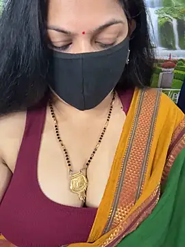 Snapshot of FlatVincy4 chatting on October 12, 2025, 6:48 am FlatVincy4 online show from October 12, 2025, 6:48 am