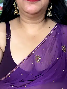 Snapshot of FlatVincy4 chatting on September 18, 2025, 8:39 am FlatVincy4 online show from September 18, 2025, 8:39 am