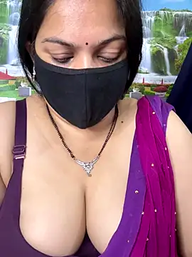 Snapshot of FlatVincy4 chatting on September 27, 2025, 4:13 pm FlatVincy4 online show from September 27, 2025, 4:13 pm