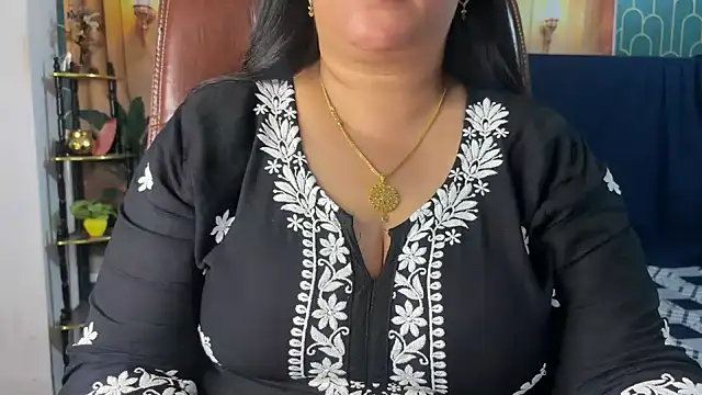 FlatVincy4 online show from April 14, 2026, 4:23 pm