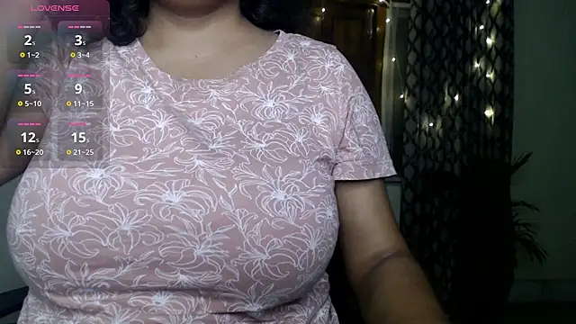 Snapshot of hot_menka chatting on October 13, 2025, 1:12 pm hot menka online show from October 13, 2025, 1:12 pm