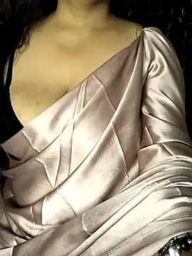 hot menka online show from January 3, 2025, 7:07 pm
