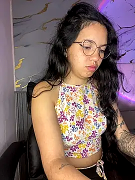 Snapshot of Rosita_forever_ chatting on October 19, 2025, 1:14 pm Rosita forever  online show from October 19, 2025, 1:14 pm