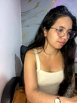 Snapshot of Rosita_forever_ chatting on October 18, 2025, 8:33 pm Rosita forever  online show from October 18, 2025, 8:33 pm