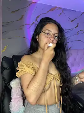 Snapshot of Rosita_forever_ chatting on October 6, 2025, 1:23 pm Rosita forever  online show from October 6, 2025, 1:23 pm